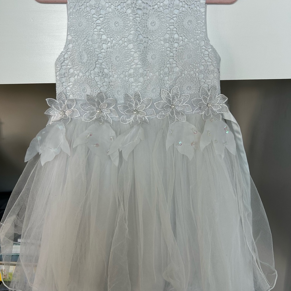 White Sleeveless A-line Wedding Dress with Sequins
